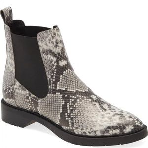 Treasure & Bond Gabriella Chelsea Boot
